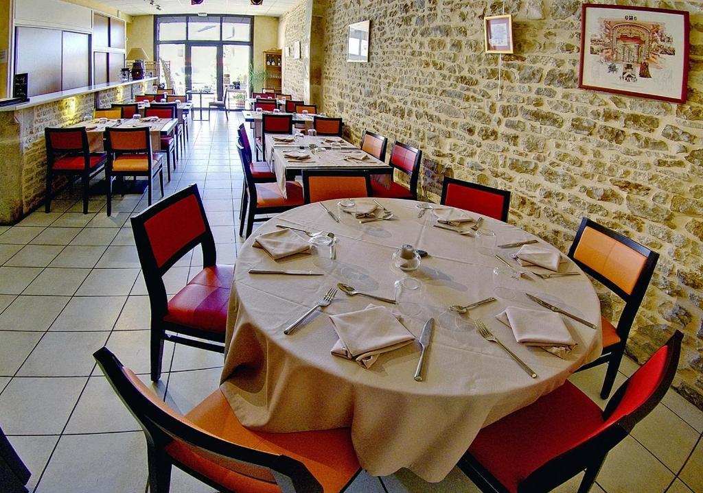 Relais Du Lac Villegusien-le-Lac Екстер'єр фото